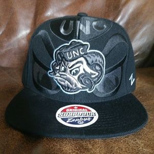 UNC TARHEELS SNAP BACK HAT